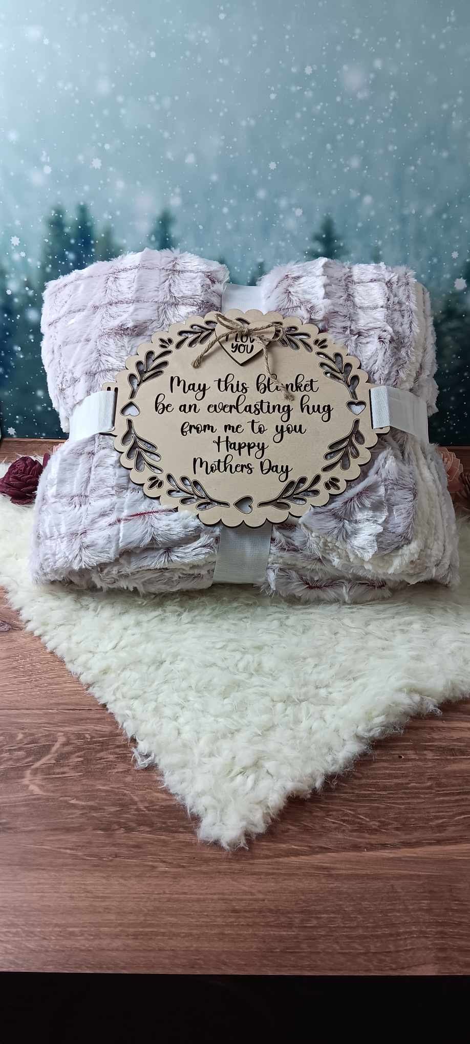 Cozy Mother's Day Blanket with Personalized Wooden Tag