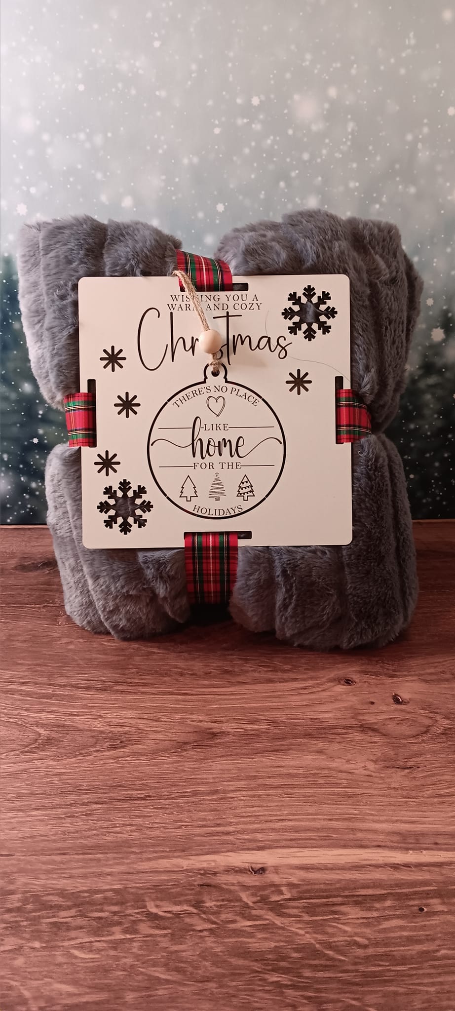 Cozy Christmas Throw Blanket with Removable Ornament – 50"x60"