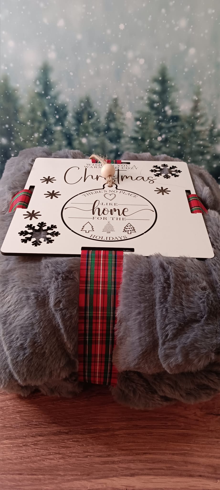 Cozy Christmas Throw Blanket with Removable Ornament – 50"x60"