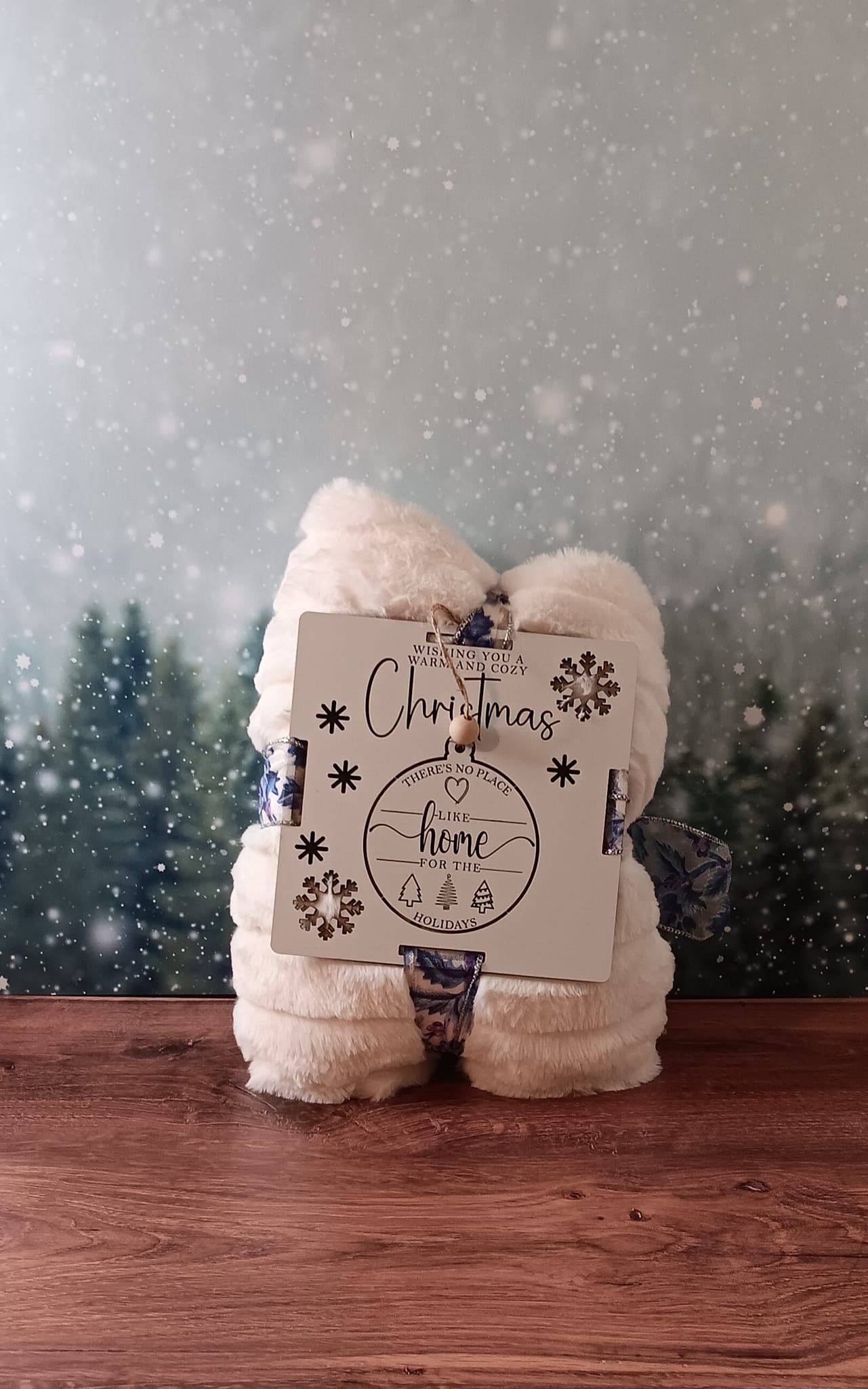 Cozy Christmas Throw Blanket with Removable Ornament – 50"x60"